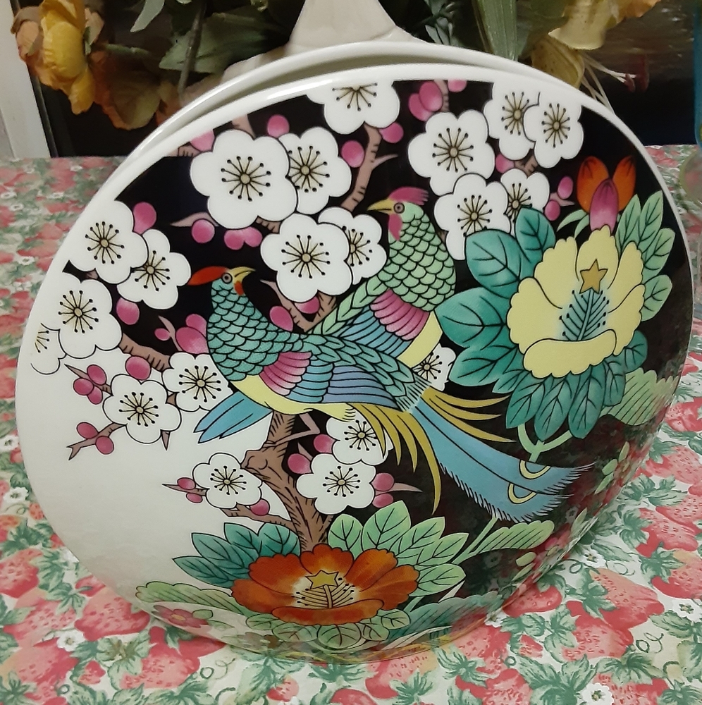 Bone China Vase, Japanese Inspo. - Picture 4 of 8